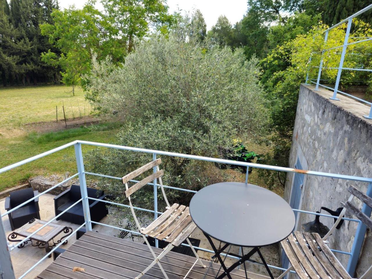 Bed and Breakfast Ancien Mas Du Moulin Eygalières Exterior foto