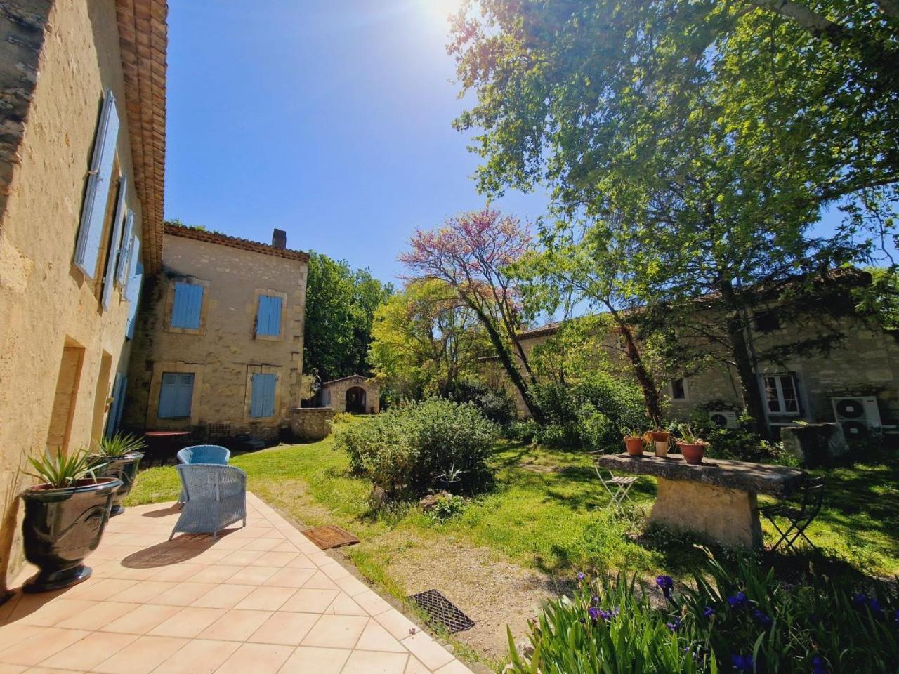 Bed and Breakfast Ancien Mas Du Moulin Eygalières Exterior foto